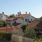 With A Parking Space - 7195 Ρόβινι