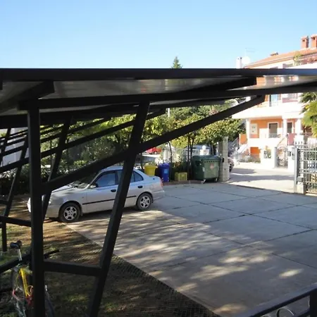 Apartman With A Parking Space - 7195 Rovinj