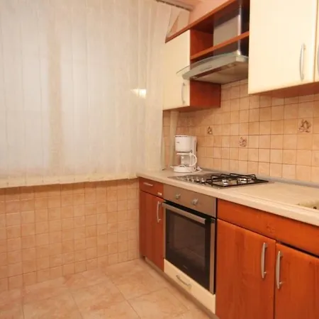 Apartman With A Parking Space - 7195