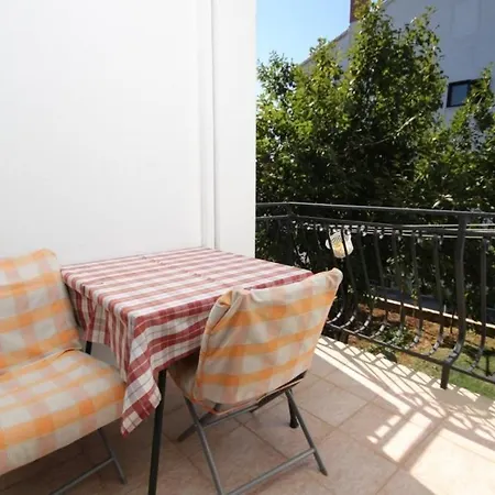 Apartman With A Parking Space - 7195