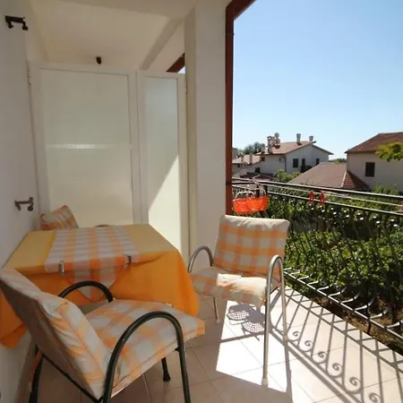 Apartman With A Parking Space - 7195 Rovinj