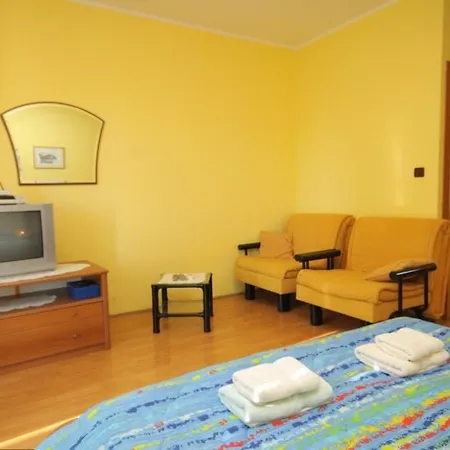 Apartman With A Parking Space - 7195