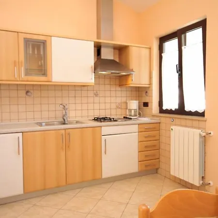Apartman With A Parking Space - 7195 Rovinj