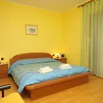 With A Parking Space - 7195 Apartmán Rovinj