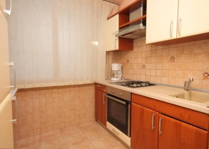Apartman Apartments With A Parking Space Rovinj - 7195