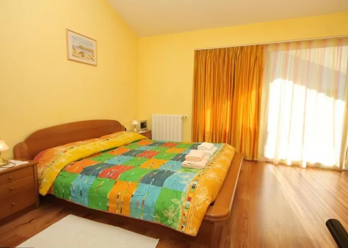 Apartments With A Parking Space Rovinj - 7195 *