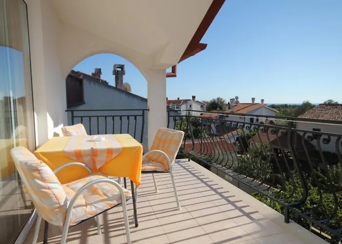 Apartman Apartments With A Parking Space Rovinj - 7195 *