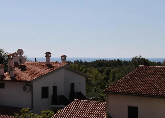 Apartman Apartments With A Parking Space Rovinj - 7195 *